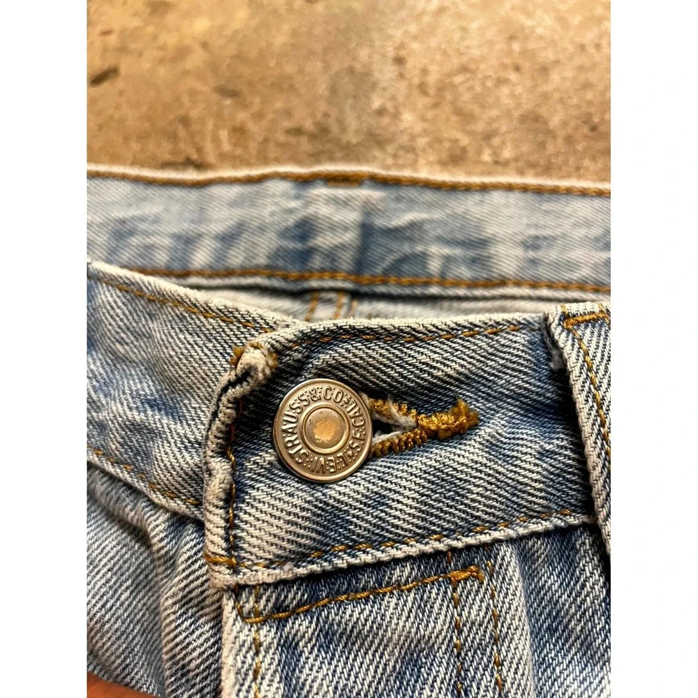 Levi's 501 Original Jeans Men 31x32 Blue Denim Stonewash Cotton Raw Hem Straight